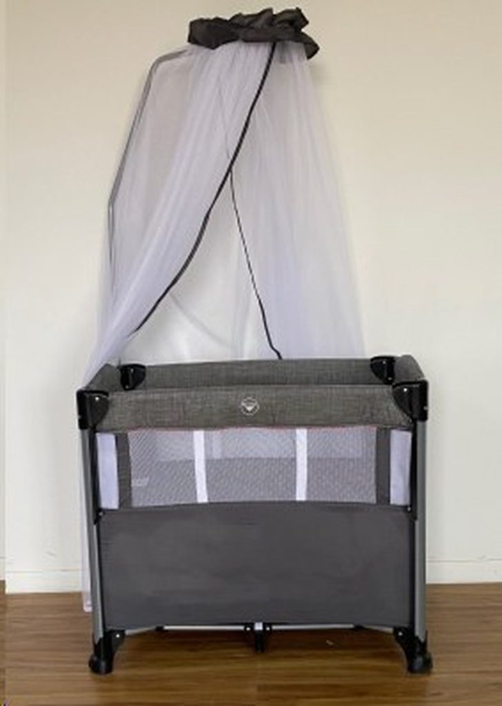 One Long Side Can Be Adjusted Playard (85 x 52 x 74CM)